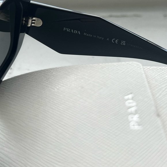 PRADA Black Sculto Reo Irregular Rounded Sunglasses - Picture 8 of 9